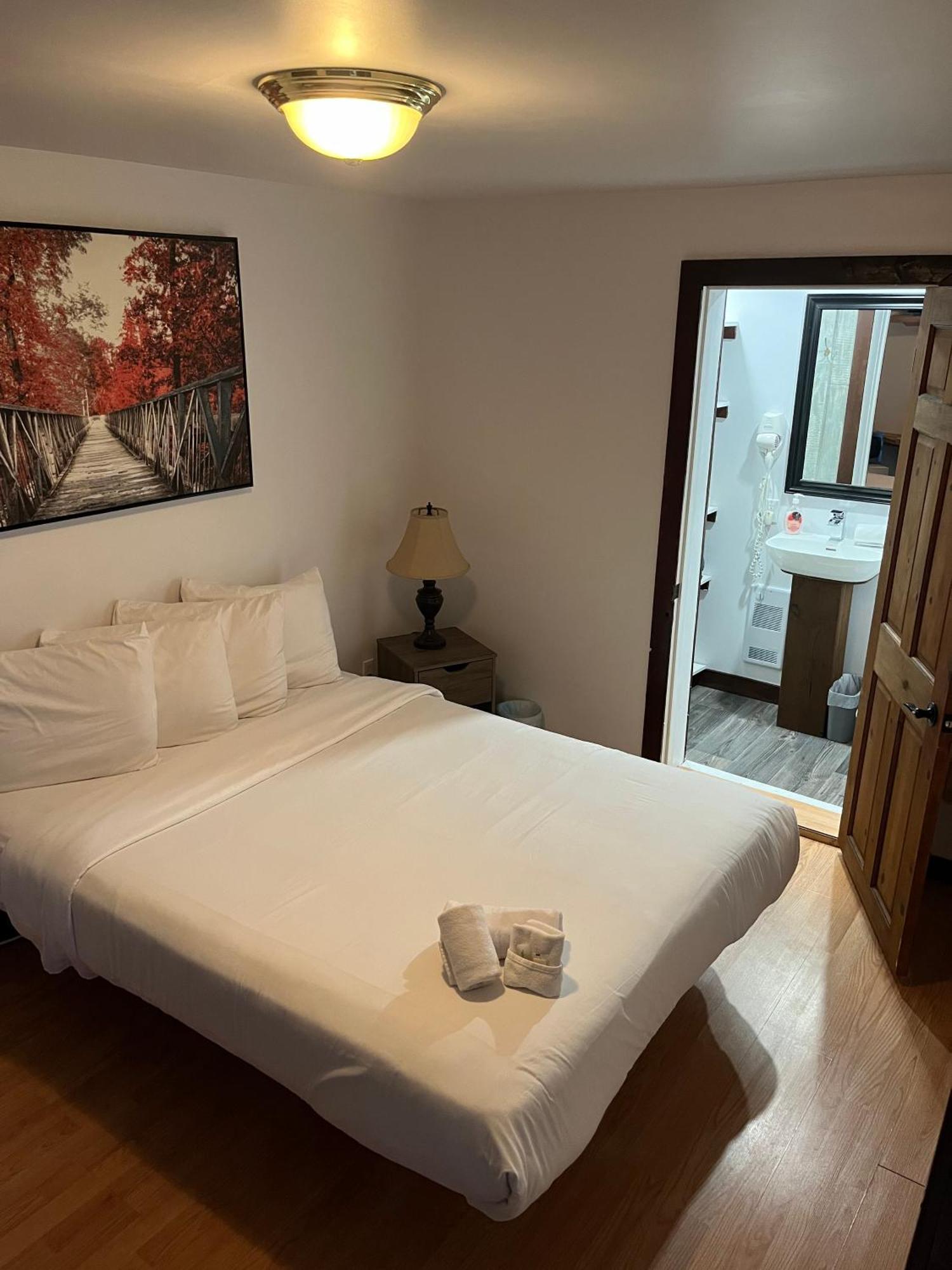 Auberge De Ferme-Neuve Lac-Saint-Paul Esterno foto