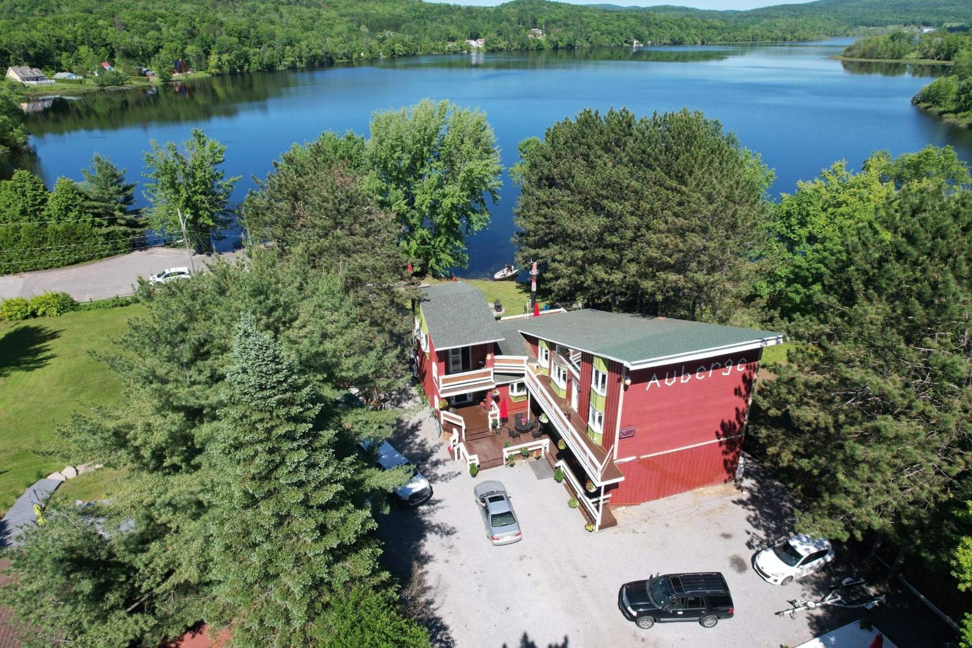 Auberge De Ferme-Neuve Lac-Saint-Paul Esterno foto