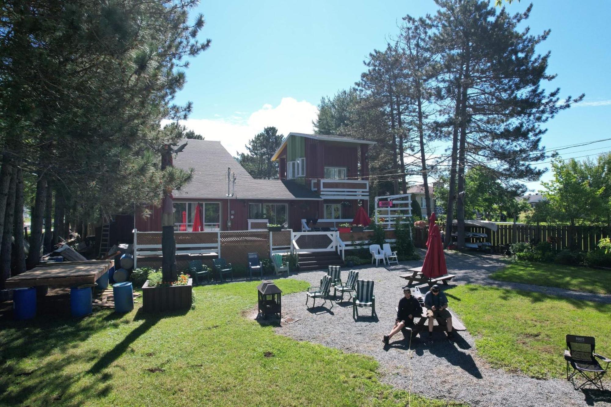 Auberge De Ferme-Neuve Lac-Saint-Paul Esterno foto