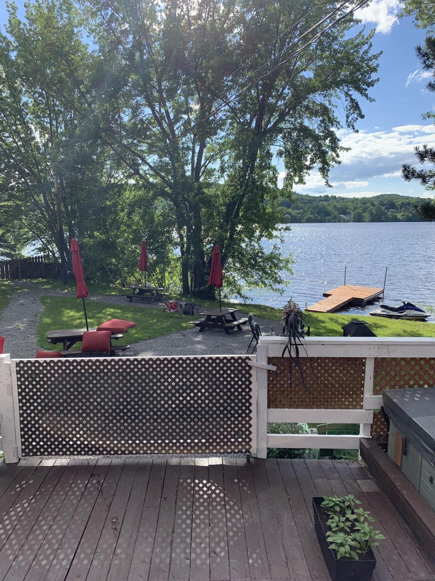 Auberge De Ferme-Neuve Lac-Saint-Paul Esterno foto
