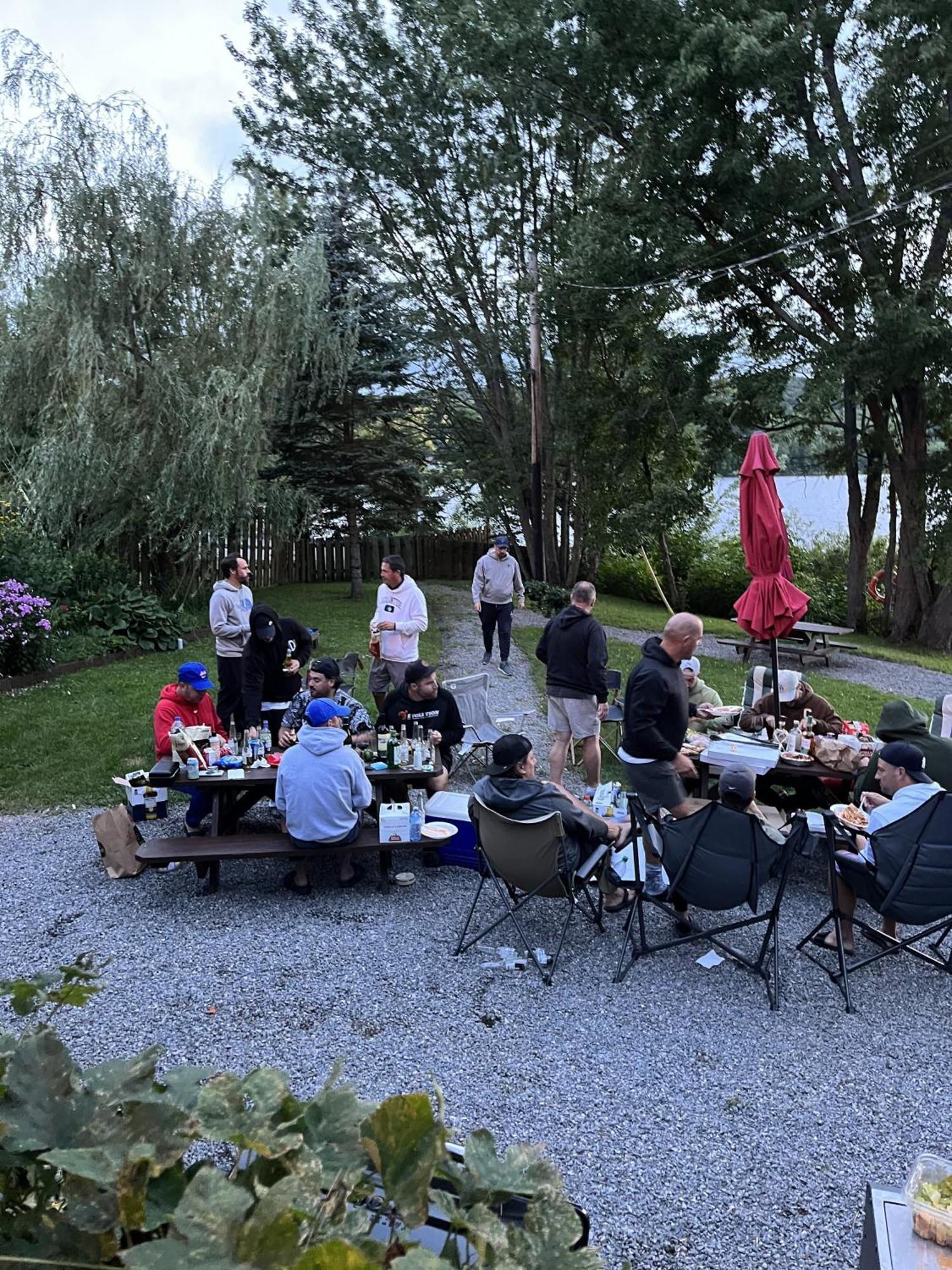 Auberge De Ferme-Neuve Lac-Saint-Paul Esterno foto